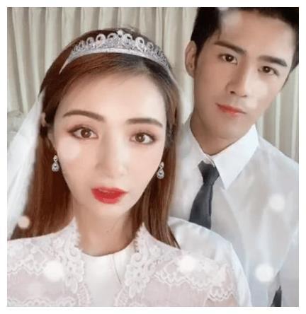 麦迪娜结婚纪念日再穿“婚纱” 与姜潮秀结婚证