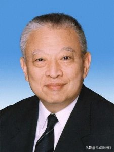 ​从香港历任行政长官履历，看郭晶晶老公霍启刚从政之路！