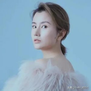 ​知名主持人伏玟晓正式官宣离婚，结束了4年豪门富太太的二婚生活