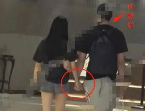 何猷启牵手新欢被拍，女方身材优越不输正宫，被指活跃于富二代圈？