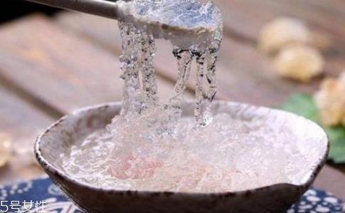 雪燕可以生吃吗？雪燕没煮熟可以吃吗？